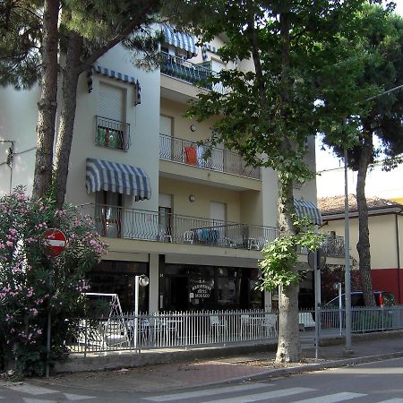 Residence Monaco Appartamenti Римини Экстерьер фото